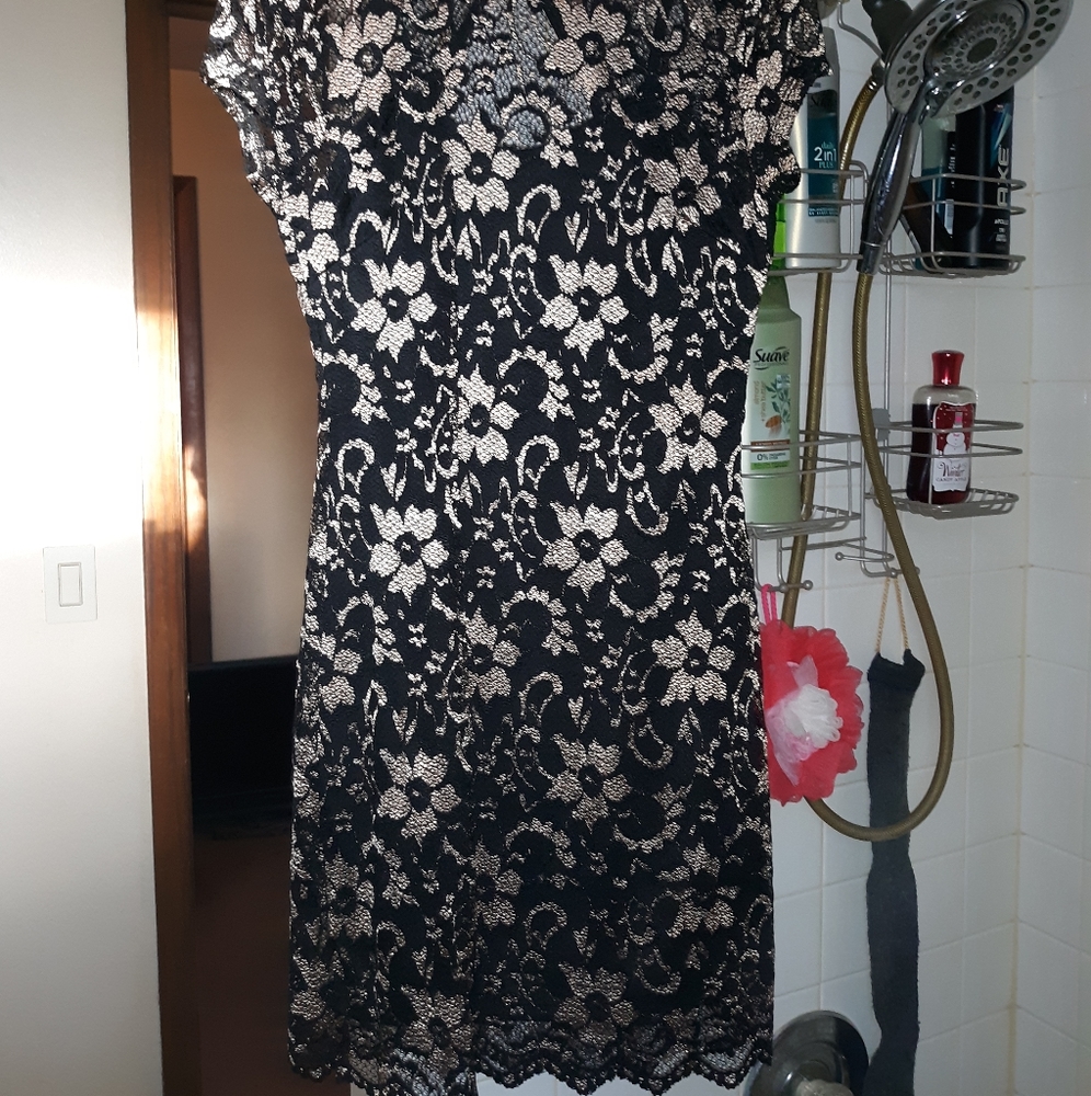 No Boundaries (SIZE MEDIUM)Gold & Black Lace DRESS